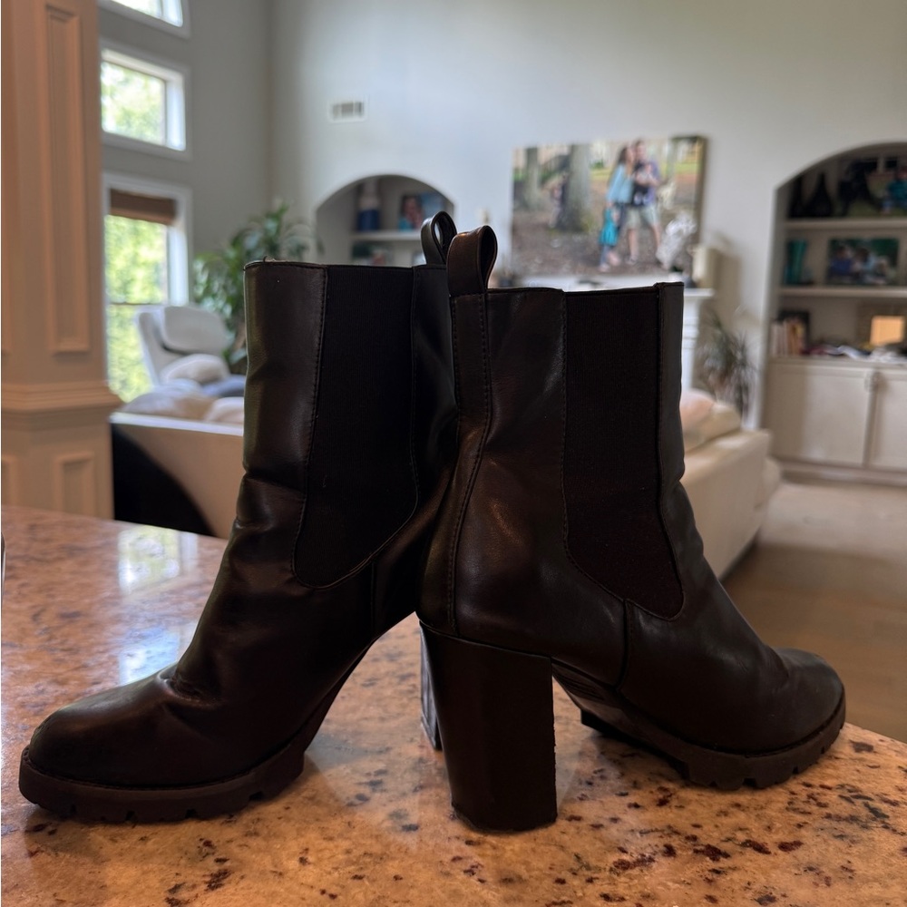 Express Women’s Black Leather Boots Size 8